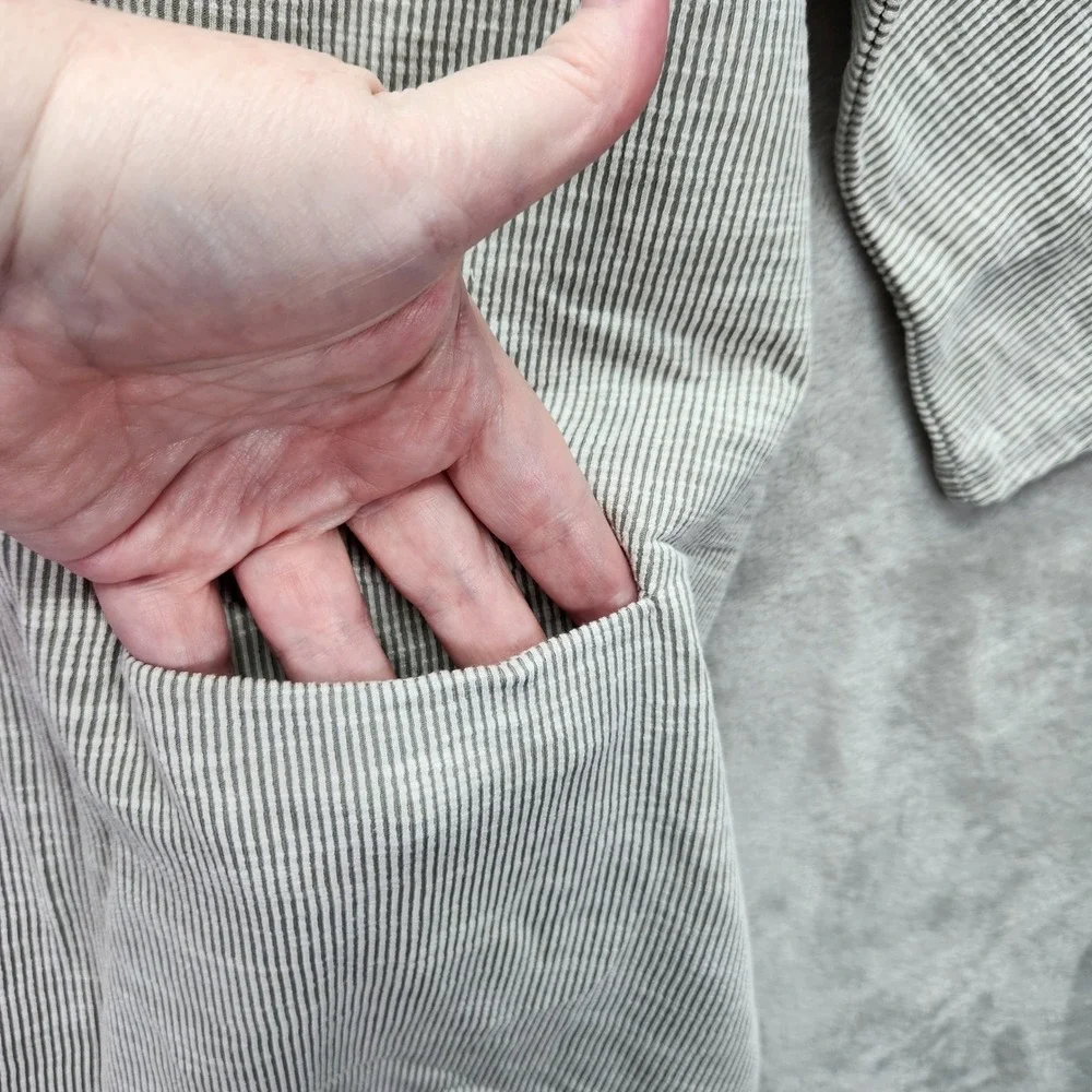 DONNI One Size Plus Grey Striped Kimono Cardigan Lightweight Open Front Pockets‎
